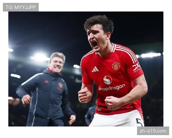 曼联发布更衣室视频球迷亲眼见证马奎尔荣耀回归震撼全场